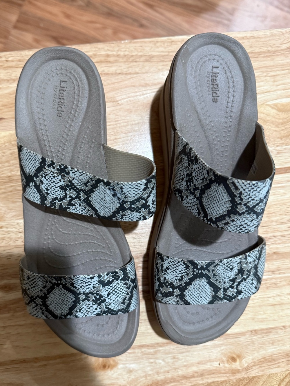 Crocs LiteRide Snake Wedge Sandals size 7